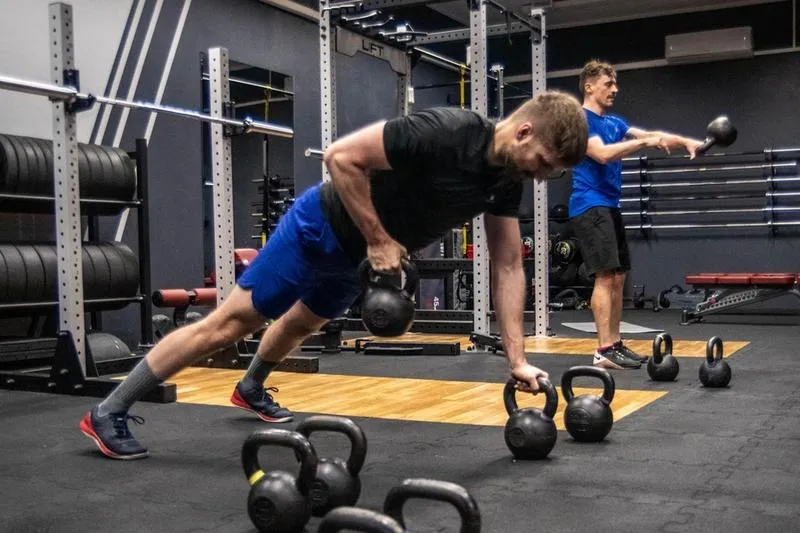 Trening funkcjonalny – dla kogo jest i jakie daje korzyści?